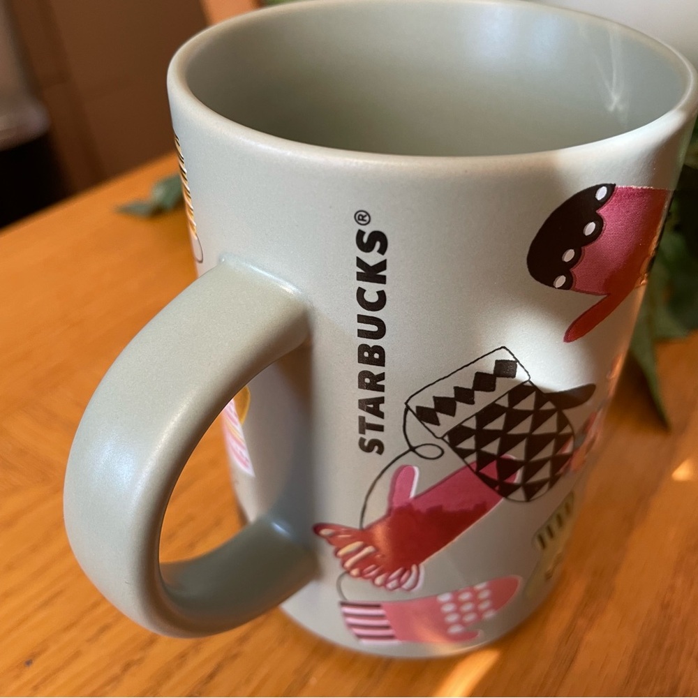 Starbucks 2017 Mittens Mug - Picture 4 of 6